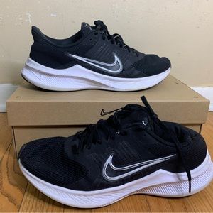 Nike Men's Downshifter 11 Running Shoes
